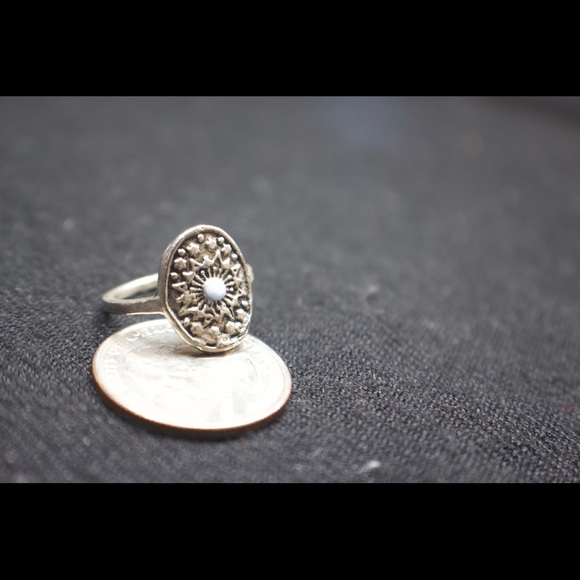 Silver and Gold-Toned Costume Ring Bundle - Picture 5 of 6